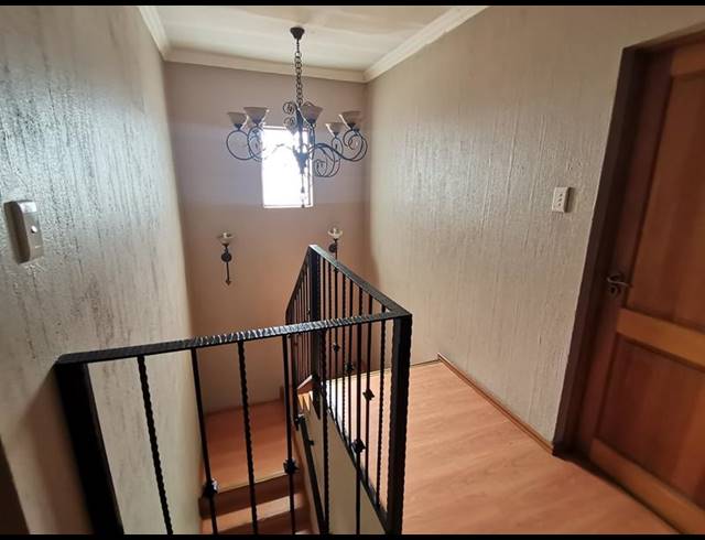 4 BEDROOM TOWNHOUSE FOR SALE IN EMFULENI GOLF ESTATE